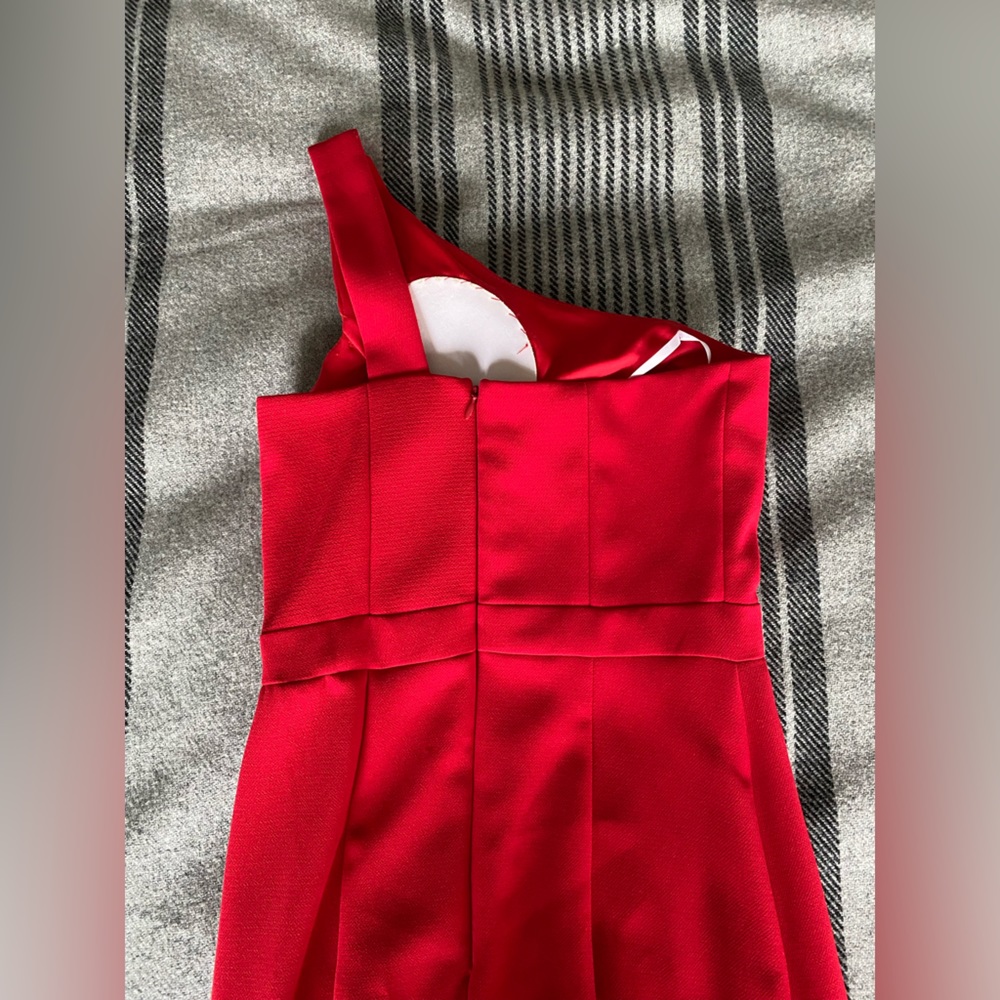 GUC Avery G One Shoulder Red Floor Length Gown Prom Dress size 4 - Picture 8 of 16
